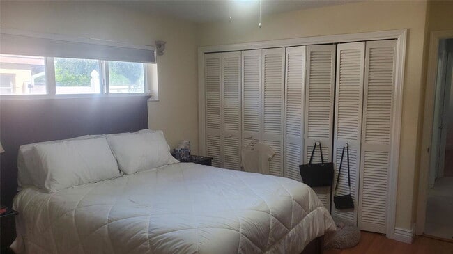 Building Photo - 616 SE 8th Ave