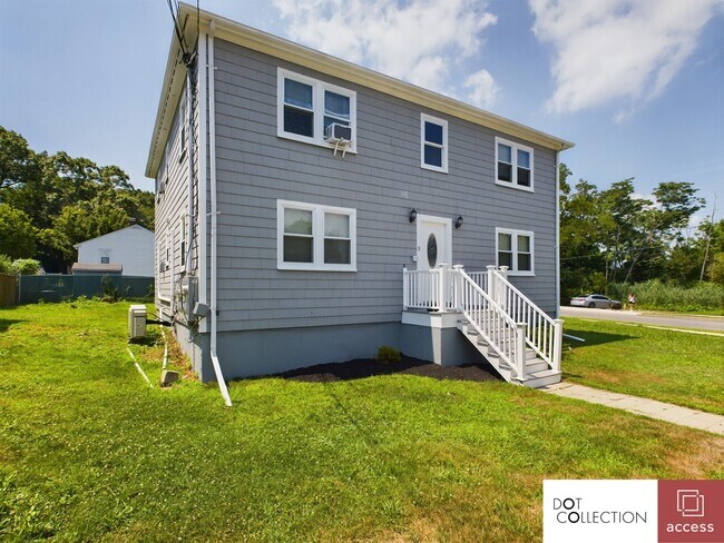 Building Photo - 3 Sagamore Ave