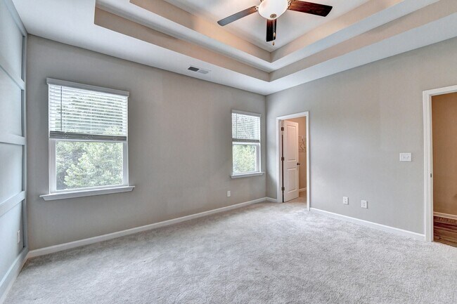 Building Photo - 4655 White St