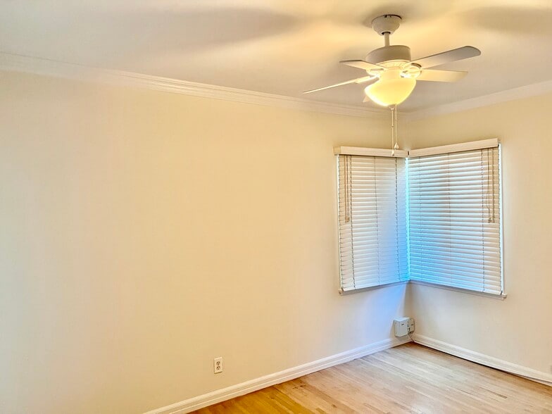 Building Photo - 5518 Riviera Way