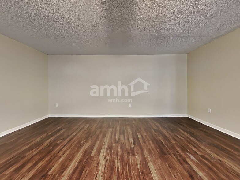 Building Photo - 7078 Shady Pine Ct