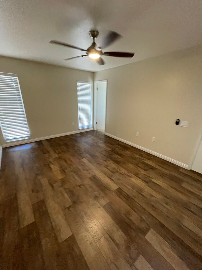 Building Photo - COMING SOON! Beautiful 2 Bedroom, 2 Bath i...