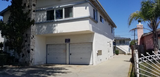 Building Photo - 520 S Flower St