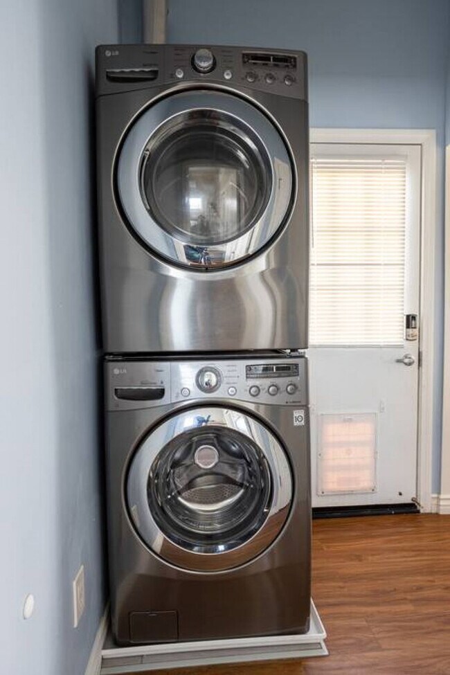 Building Photo - 4916 Long Branch Ave