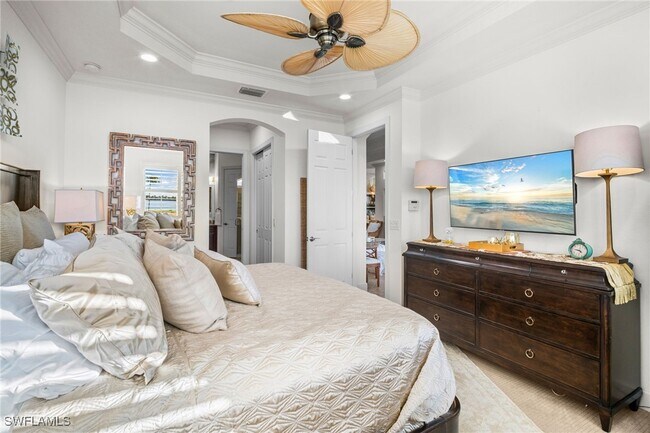 Building Photo - 9064 Siesta Bay Dr