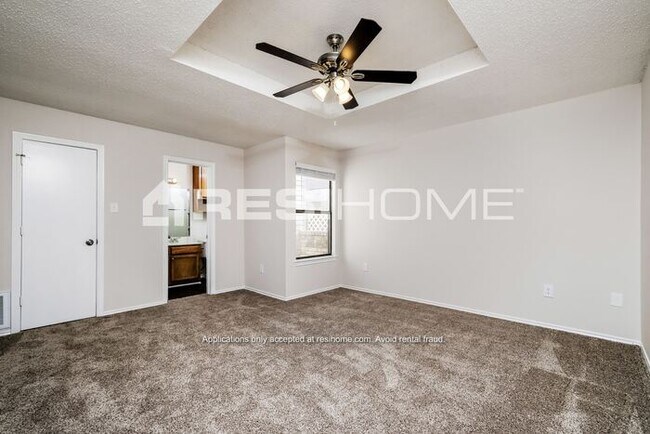 Building Photo - "Welcome Home! Get 1 month FREE RENT when ...