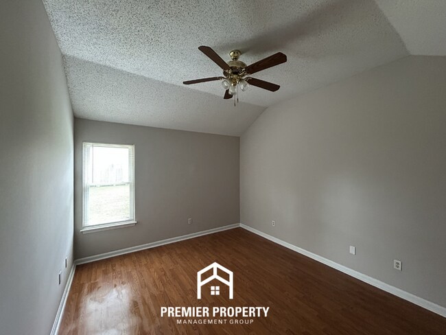 Building Photo - Charming 3BR/2BA Near Southwind | High Ceilings, Hardwood Floors & 2-Car Garage