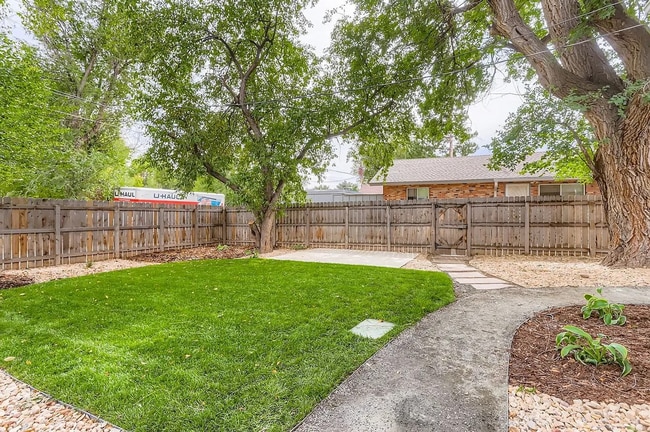 Building Photo - Price Drop!!!! Bright & Updated 2-Bed Boulder Duplex with Huge Private Yard!!