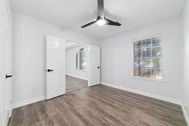 Building Photo - 20415 Longspring Dr
