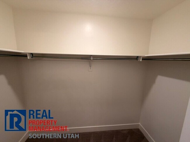 Building Photo - 5659 S Duel Ln