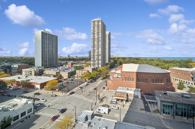 Building Photo - 1560 N Sandburg Terrace