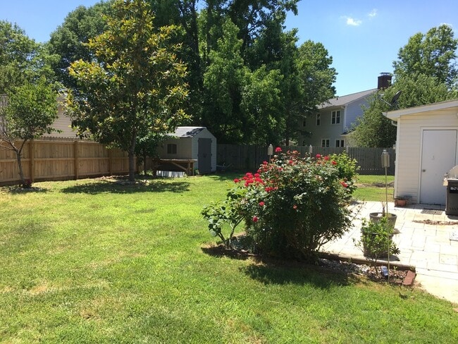 Building Photo - 2 Bed | 2 Bath Cary Home with Fenced Yard ...