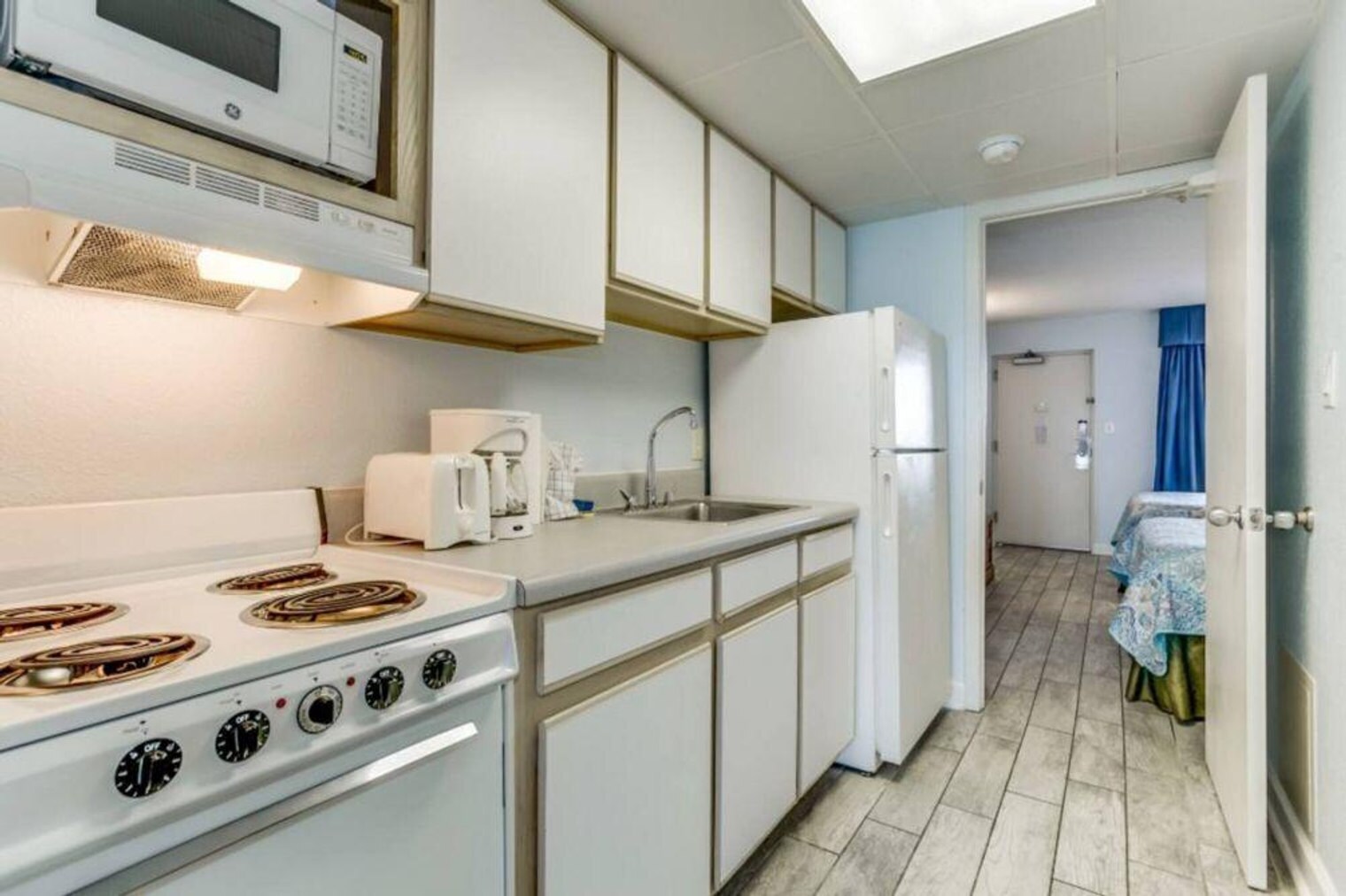 Building Photo - 2300 N Ocean Blvd