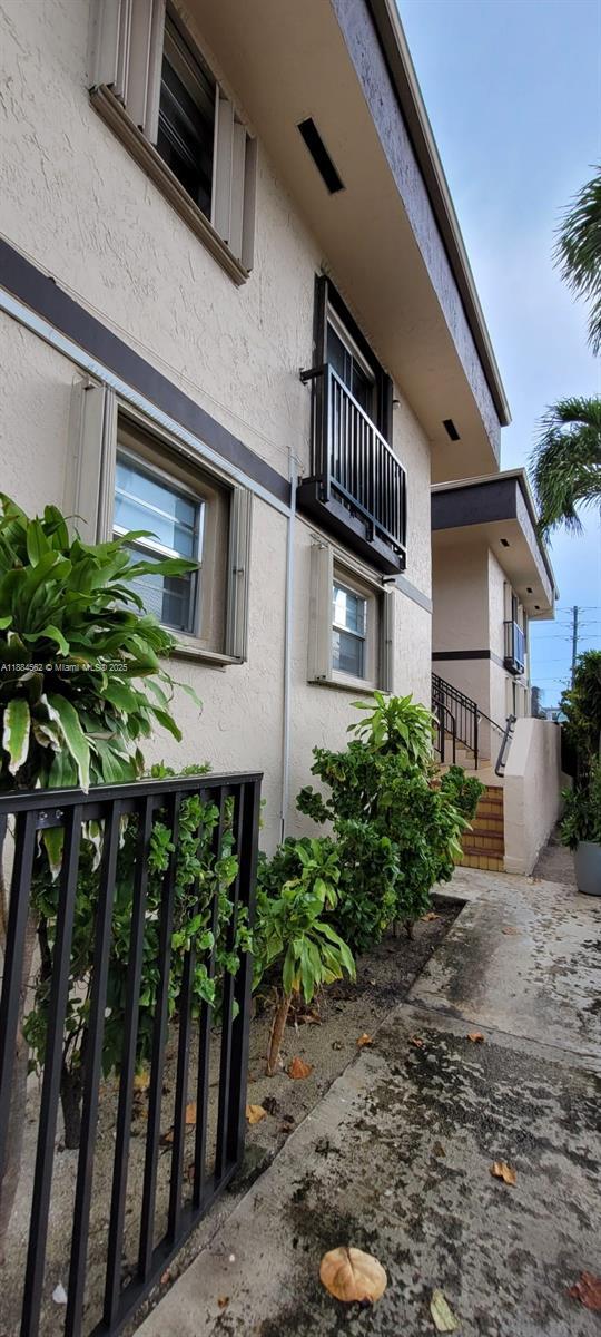 Building Photo - 8425 Harding Ave