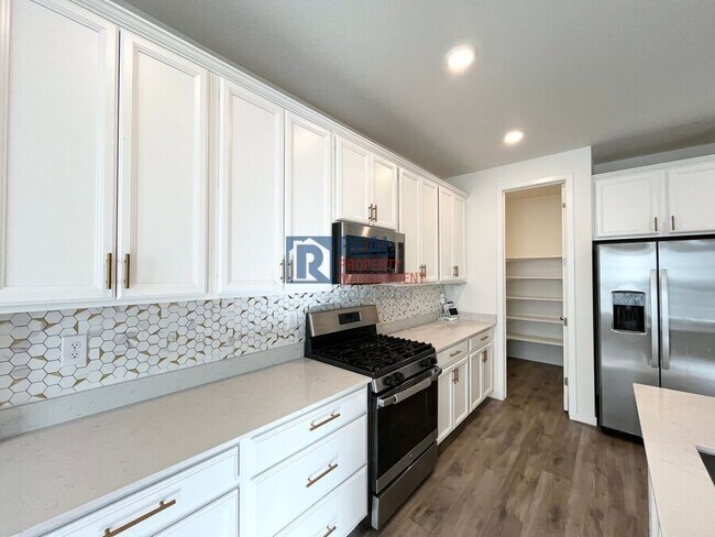 Building Photo - 17590 E 95th Ave