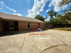 Building Photo - 422 Craddock Ave