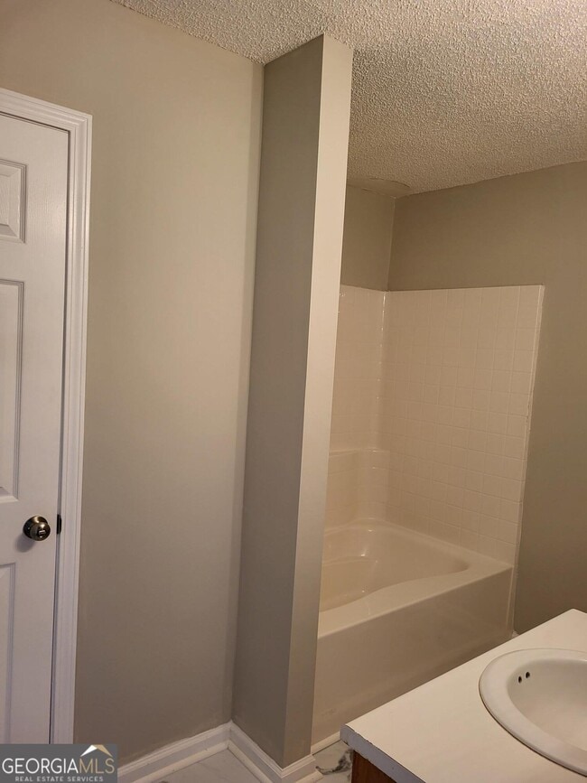 Building Photo - 319 Madison Ave