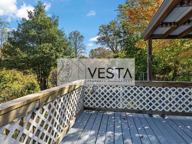 Building Photo - 78 Old Oak Hill Rd