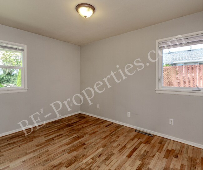 Building Photo - 1840 N Shirley St