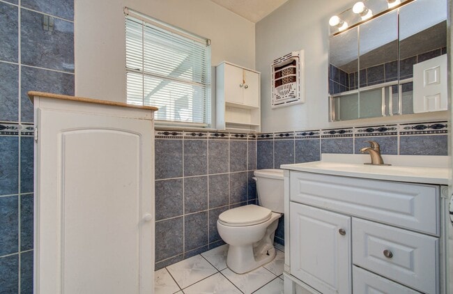 Building Photo - 2508 Grape Ln