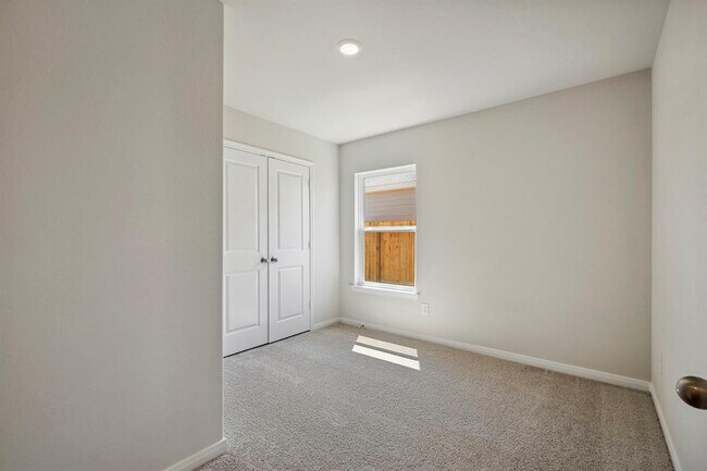 Building Photo - 10422 Red Cardinal Dr