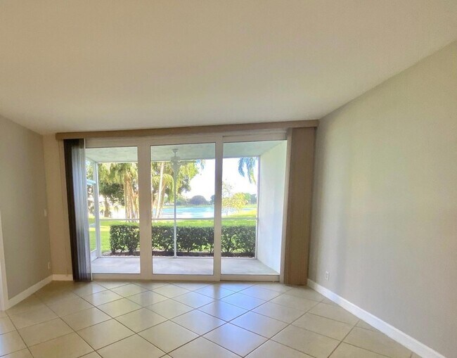 Building Photo - 3051 N Course Dr