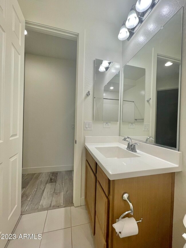Building Photo - 20862 E Sparrow Dr