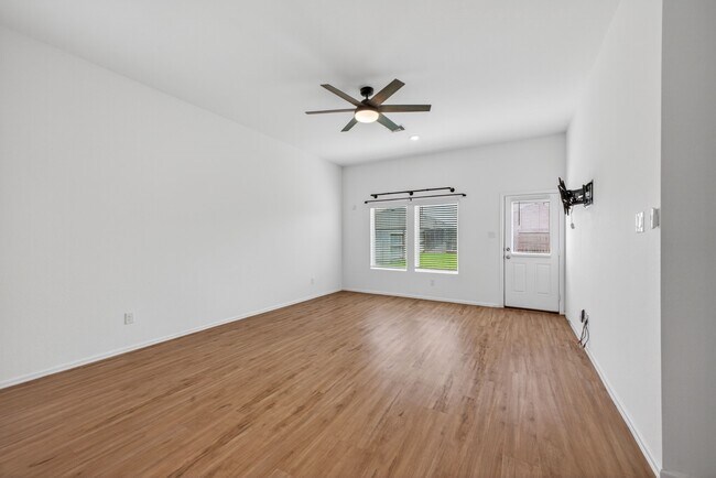 Building Photo - 1519 Twilight Grn Dr