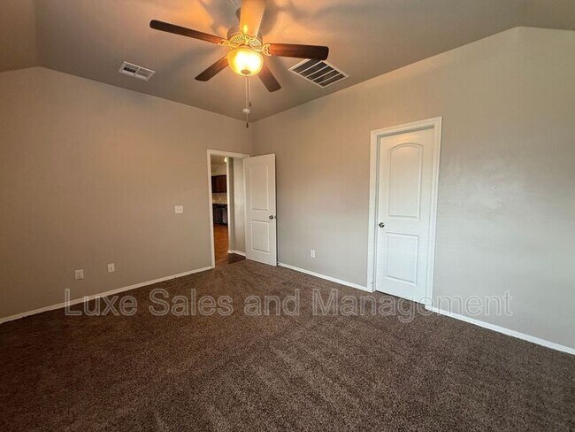 Building Photo - 2408 Alta Vista Ln