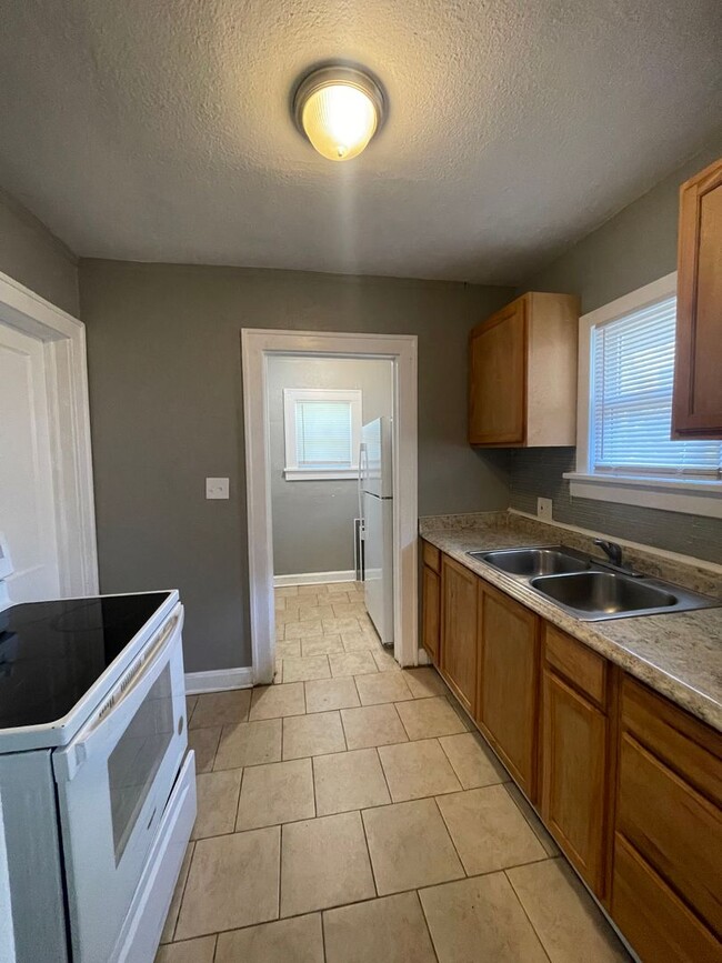 Building Photo - Available Now, 2 Bed 1 Bath Home off 71 HWY