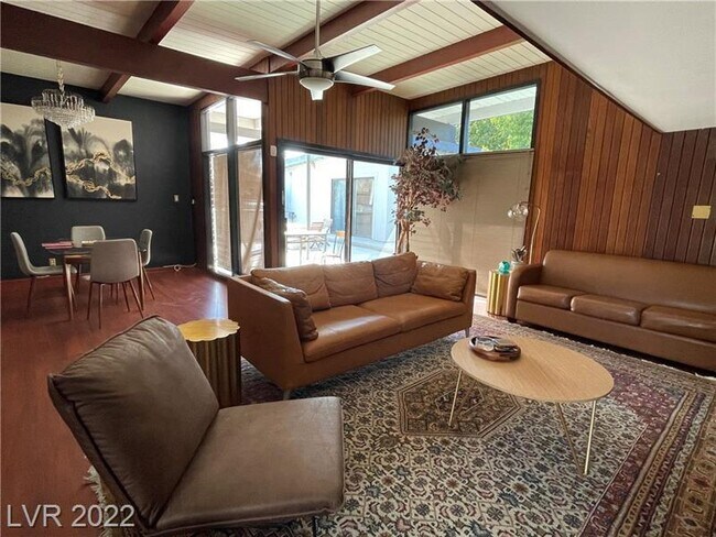 Building Photo - FULLY FURNISHED DESIGNER HOME | ARTS DISTRICT + DOWNTOWN | 30+ NIGHT STAYS