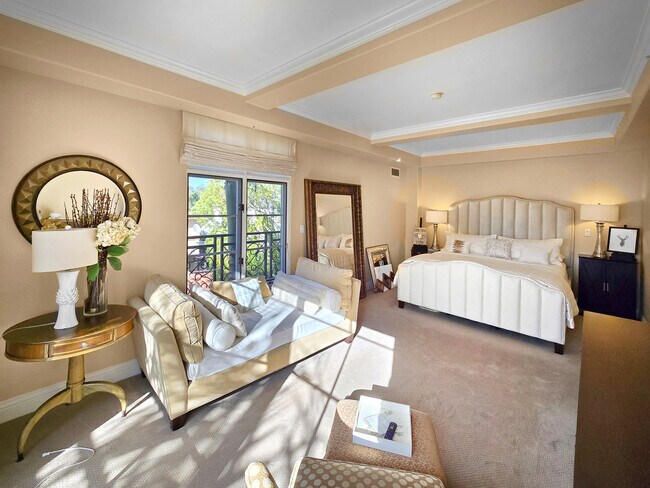 Building Photo - 10795 Wilshire Blvd