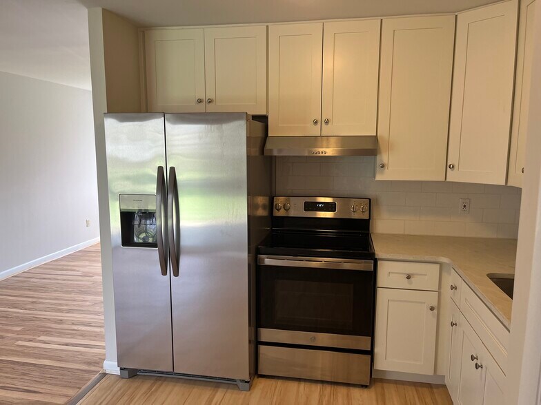 Building Photo - 1818 W Loveland Ave