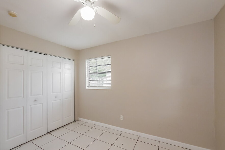 Building Photo - 3401 NW 18th Pl