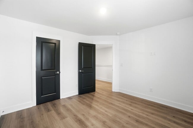 Building Photo - Bright & Modern New Construction Townhome