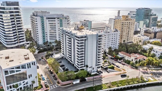 Building Photo - 3200 Collins Ave