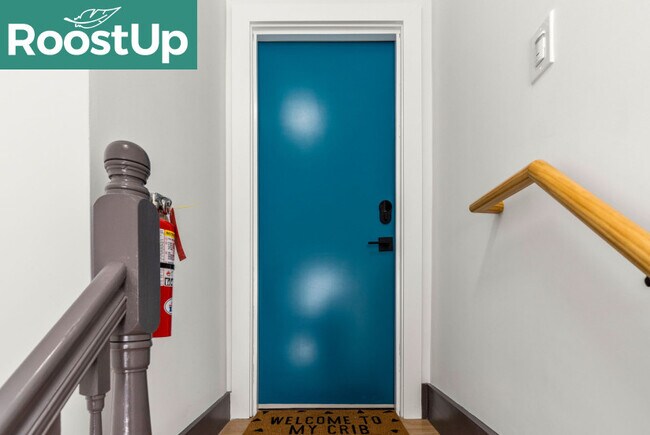 Building Photo - Furnished Private Bedroom with Private Bath in East Boston!