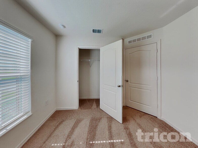 Building Photo - 2 Riverina Dr