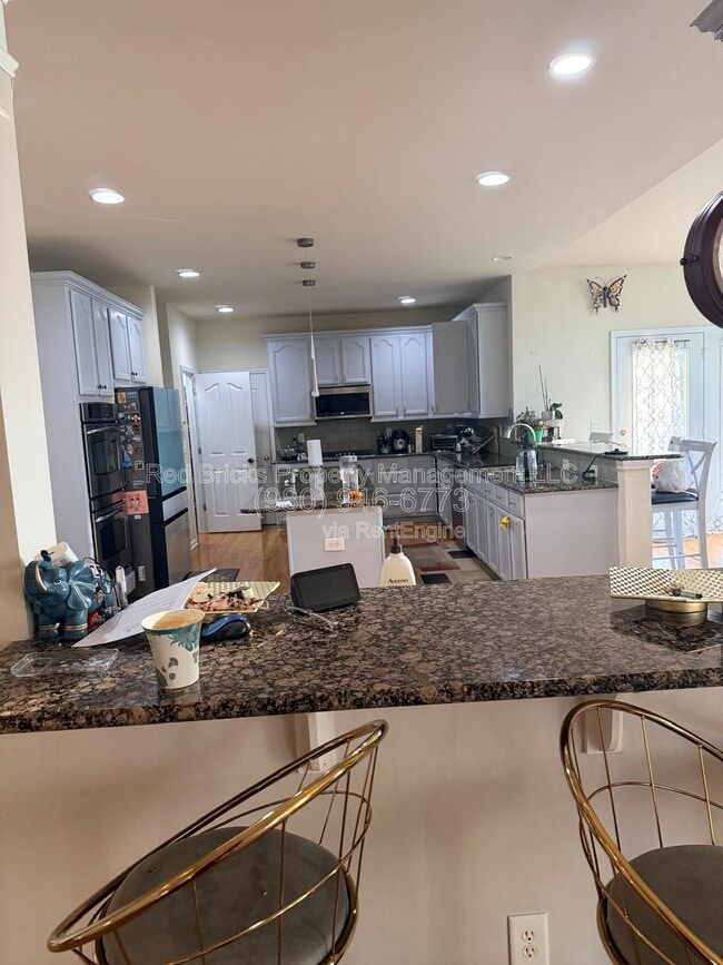 Building Photo - 7939 Heatherstone Dr