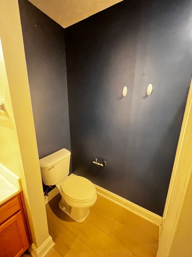 Building Photo - Beautiful 4 Bedroom and 2.5 Bath Home