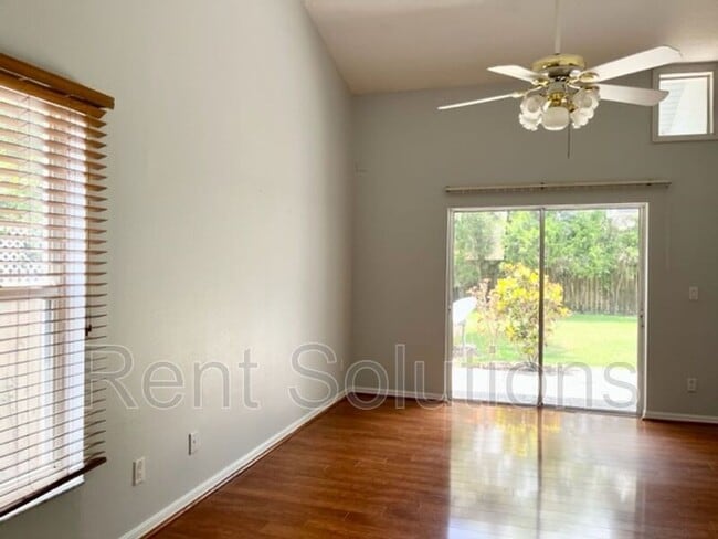 Building Photo - 405 Arlington Ave E