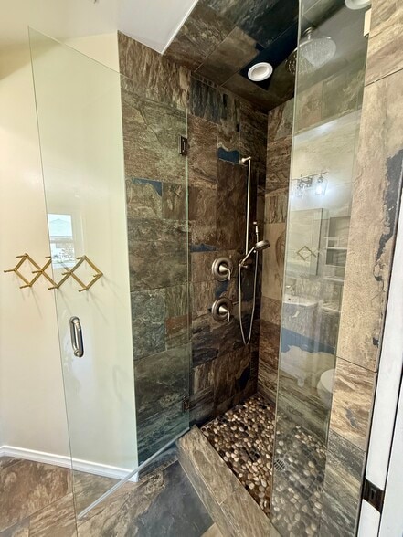 Building Photo - 1720 Midvale Dr