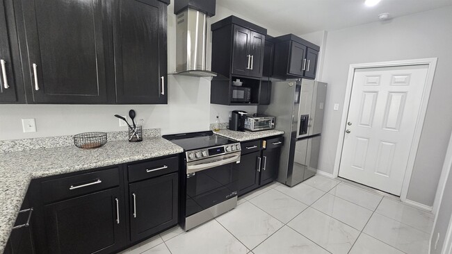 Building Photo - 4225 Gavilan Dr