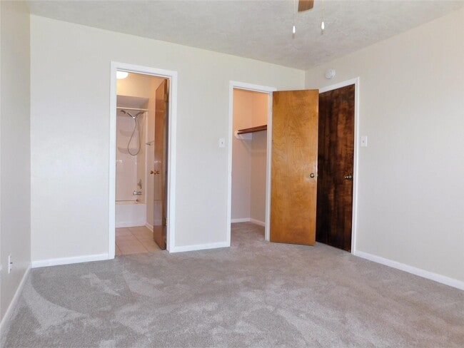 Building Photo - 1711 Hazelwood St