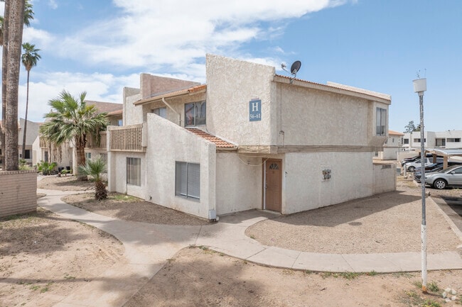 Building Photo - El Sereno Apartments