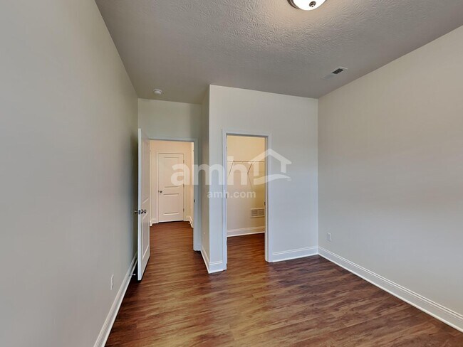 Building Photo - 8095 Hula Popper St