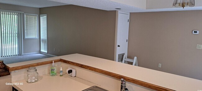 Building Photo - 1025 Plantation Dr W