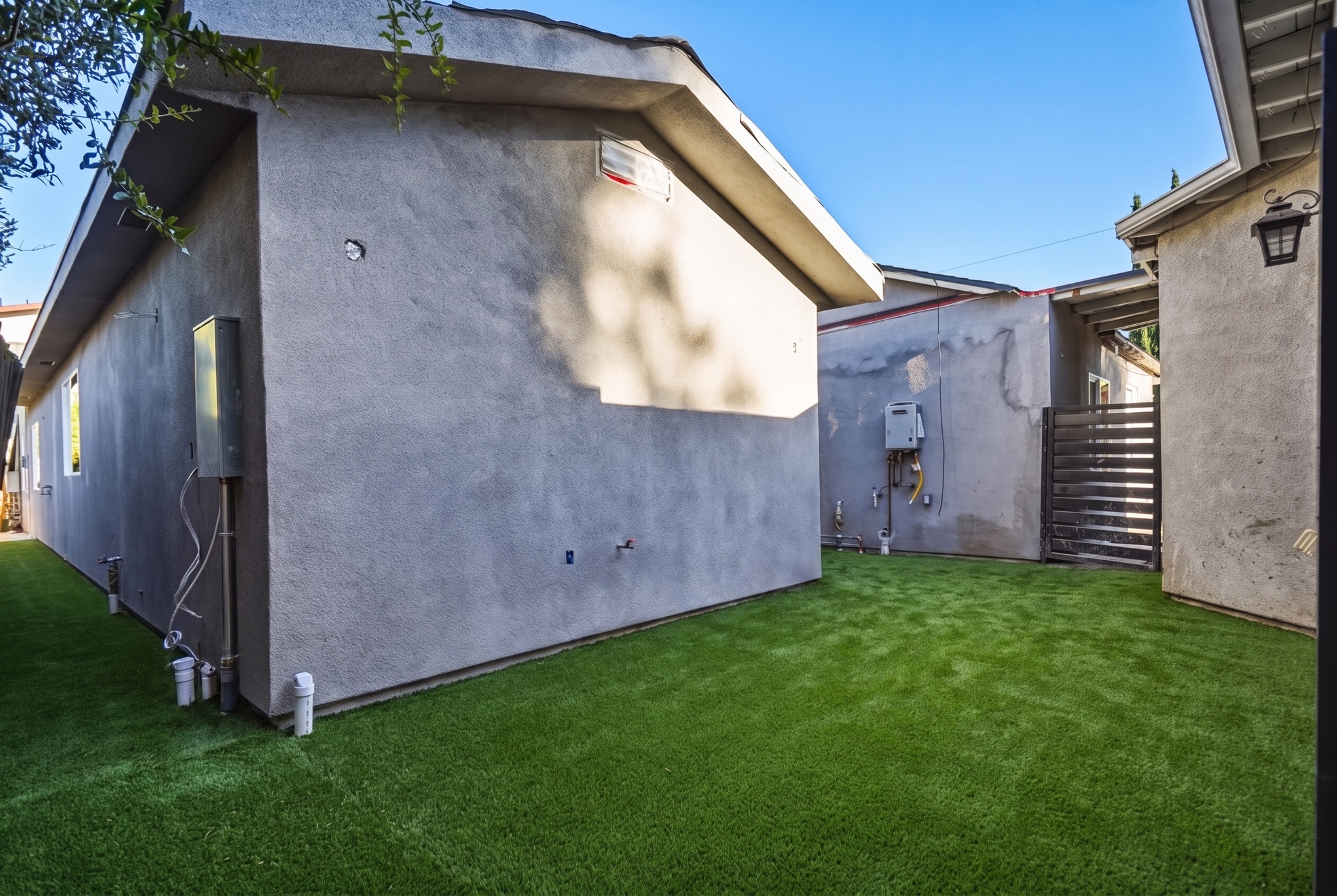 Building Photo - 6844 Yolanda Ave