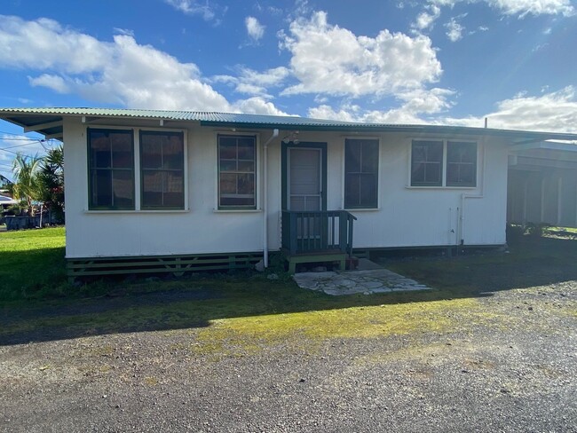 Primary Photo - Classic 2-Bedroom Home in Hilo – Convenien...