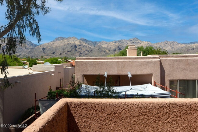 Building Photo - 5051 N Sabino Canyon Rd